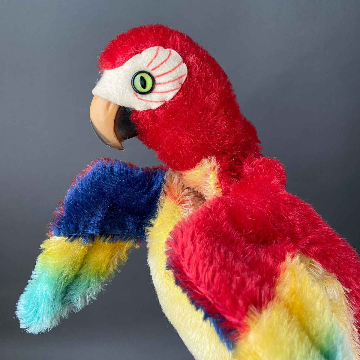 00-Steiff-Lora-Parrot-Hand-