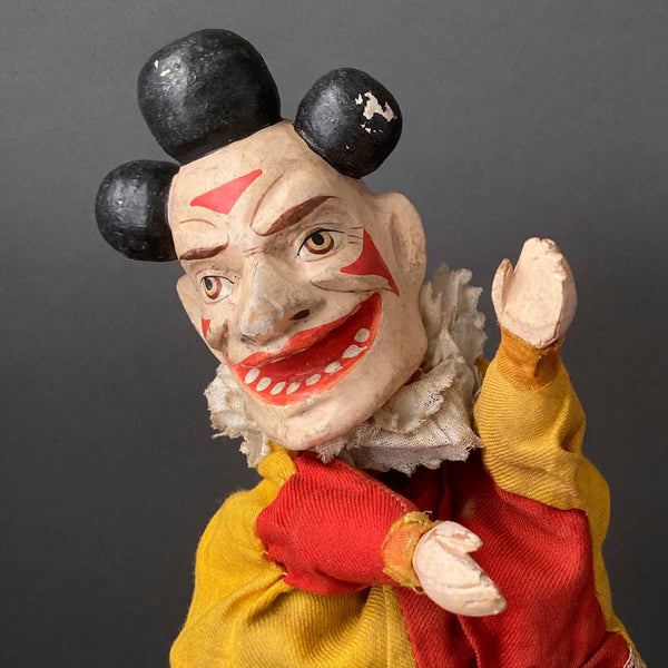 01-Old-Scaramouche-Clown-Hand-